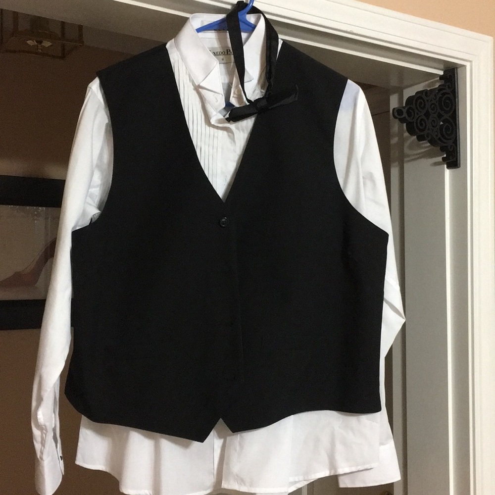 Women’s Uniform Tuxedo shirt, vest and bow tie!